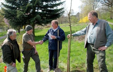 Baumpflanzaktuion mit dem Kalletaler Hegering