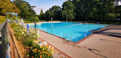 Ansicht Kalletaler Freibad - Markus Burmester Ansicht Kalletaler Freibad