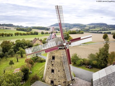 Windmühle Brink von oben mit umliegender Landschaft Windmühle Brink von oben mit umliegender Landschaft